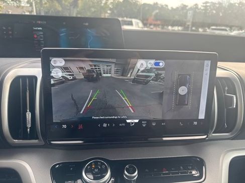 Used 2025 Ford Expedition Active image 23