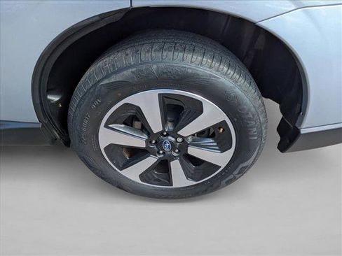 Used 2017 Subaru Forester 2.5i Limited AWD/4WD image 9