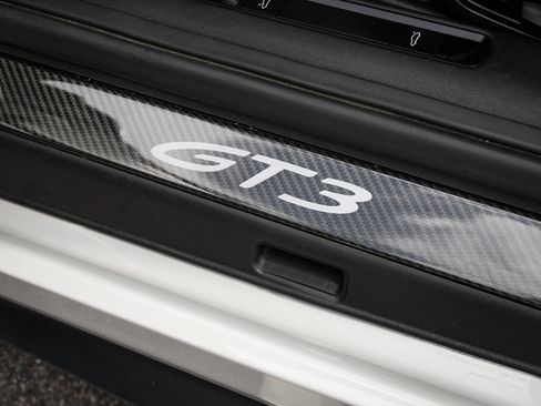 Used 2022 Porsche 911 GT3 RWD image 17
