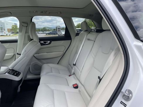 New 2026 Volvo XC60 B5 Ultra w/ Protection Package Premier AWD/4WD image 5