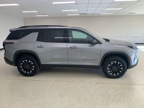 Used 2024 Chevrolet Traverse Z71 w/ Enhanced Driving Package image 4