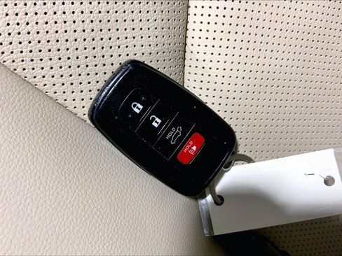 Used 2023 Toyota Highlander Platinum AWD/4WD image 15