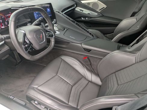 Used 2024 Chevrolet Corvette Stingray Preferred Conv w/ Z51 Performance Package RWD image 18
