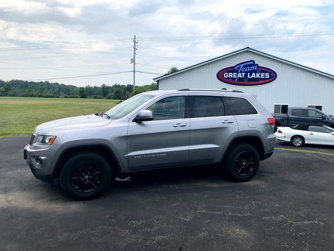 Used 2016 Jeep Grand Cherokee Laredo w/ Quick Order Package 23E image 8