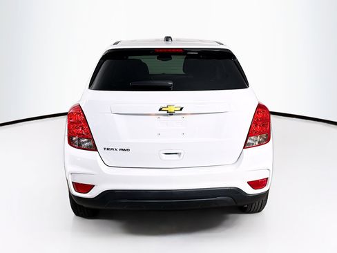 Used 2022 Chevrolet Trax LS w/ Tint and Cruise Package image 29