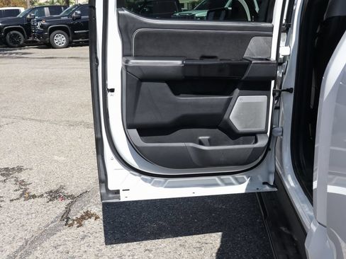 Used 2022 Ford F150 Lightning Platinum AWD/4WD image 42