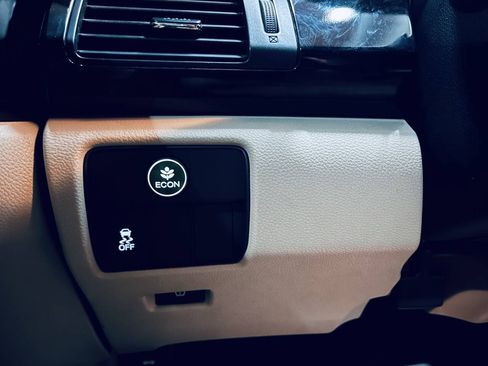 Used 2017 Honda Accord LX image 31