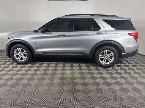 Used 2021 Ford Explorer XLT w/ Equipment Group 202A image 6