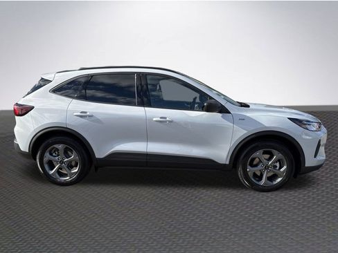 New 2025 Ford Escape ST-Line w/ Tech Pack #1 image 4