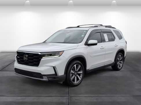 Certified 2024 Honda Pilot Elite image 4