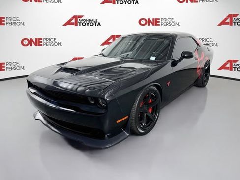 Used 2015 Dodge Challenger SRT Hellcat RWD image 3