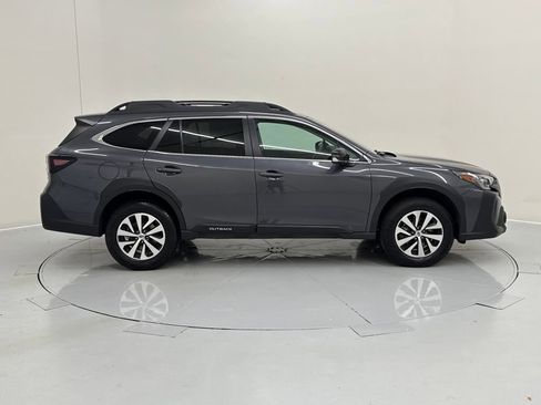 Used 2024 Subaru Outback Premium image 7