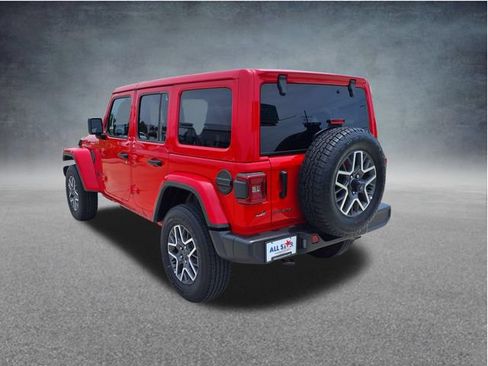 Used 2025 Jeep Wrangler Unlimited Sahara AWD/4WD image 7
