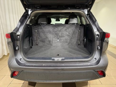 Certified 2023 Toyota Highlander XLE image 11