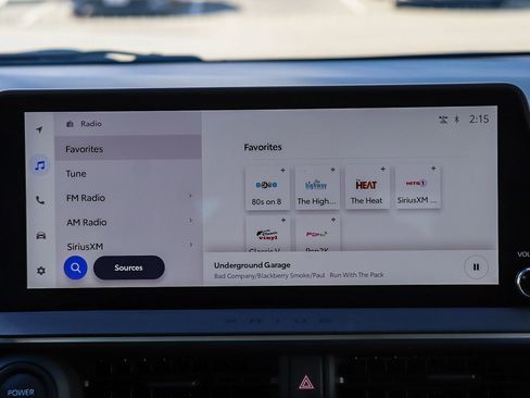 Used 2025 Toyota Prius XLE image 17