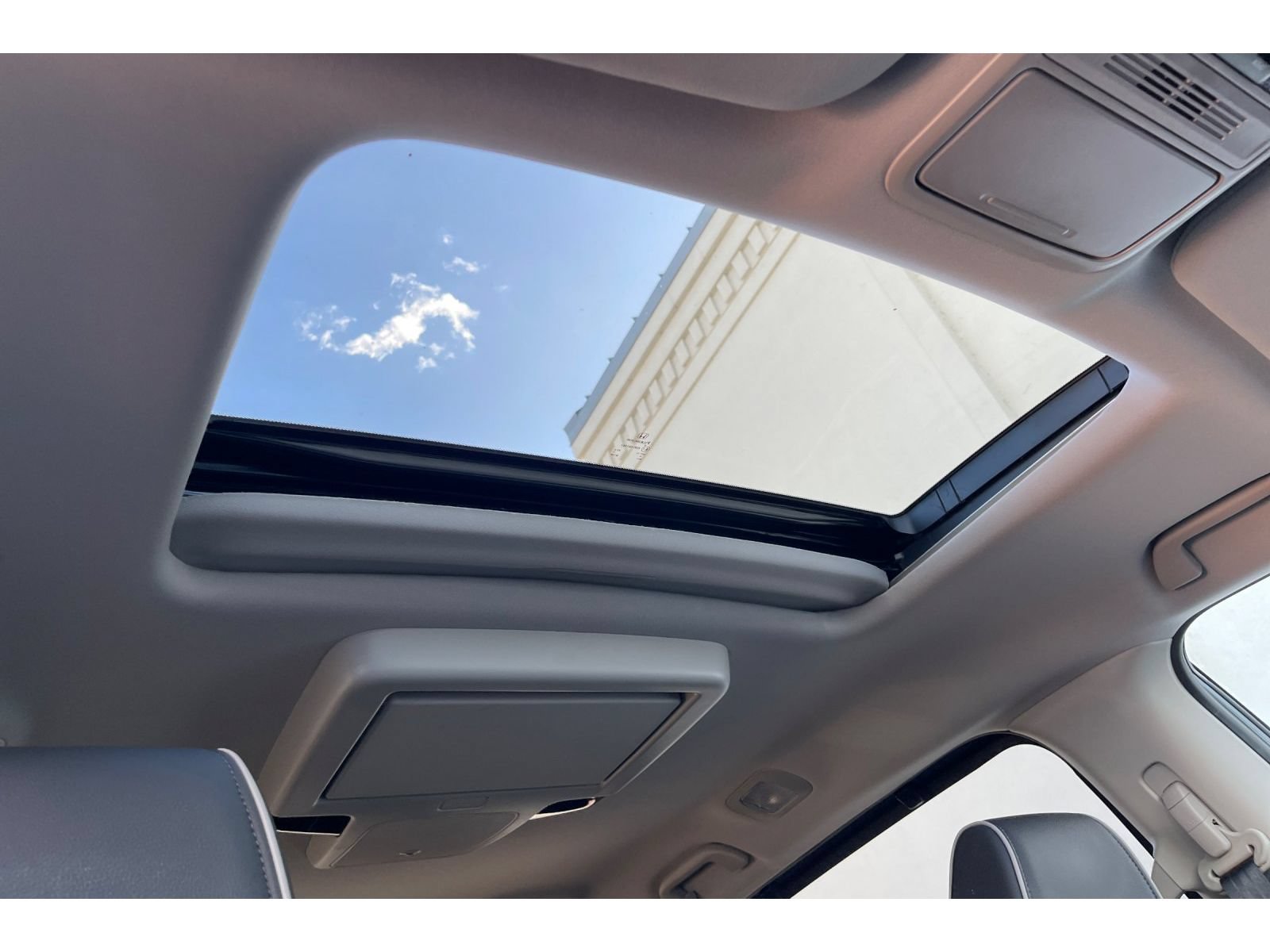 Certified 2025 Honda Odyssey Touring image 21