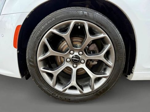 Used 2018 Chrysler 300 S w/ 300S Premium Group image 26