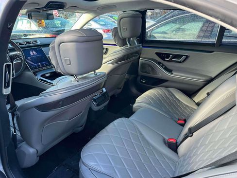 Used 2023 Mercedes-Benz S 580 4MATIC Sedan w/ AMG Line image 9