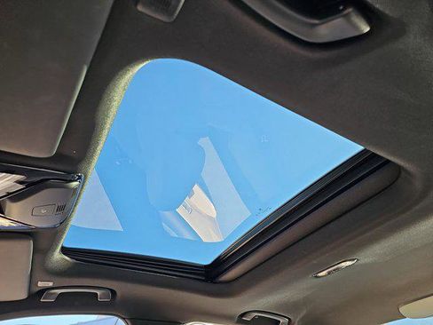 Used 2025 BMW 330i xDrive xDrive w/ M Sport Package image 30