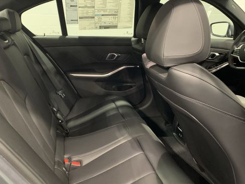 Used 2025 BMW 330i Sedan w/ Convenience Package image 27