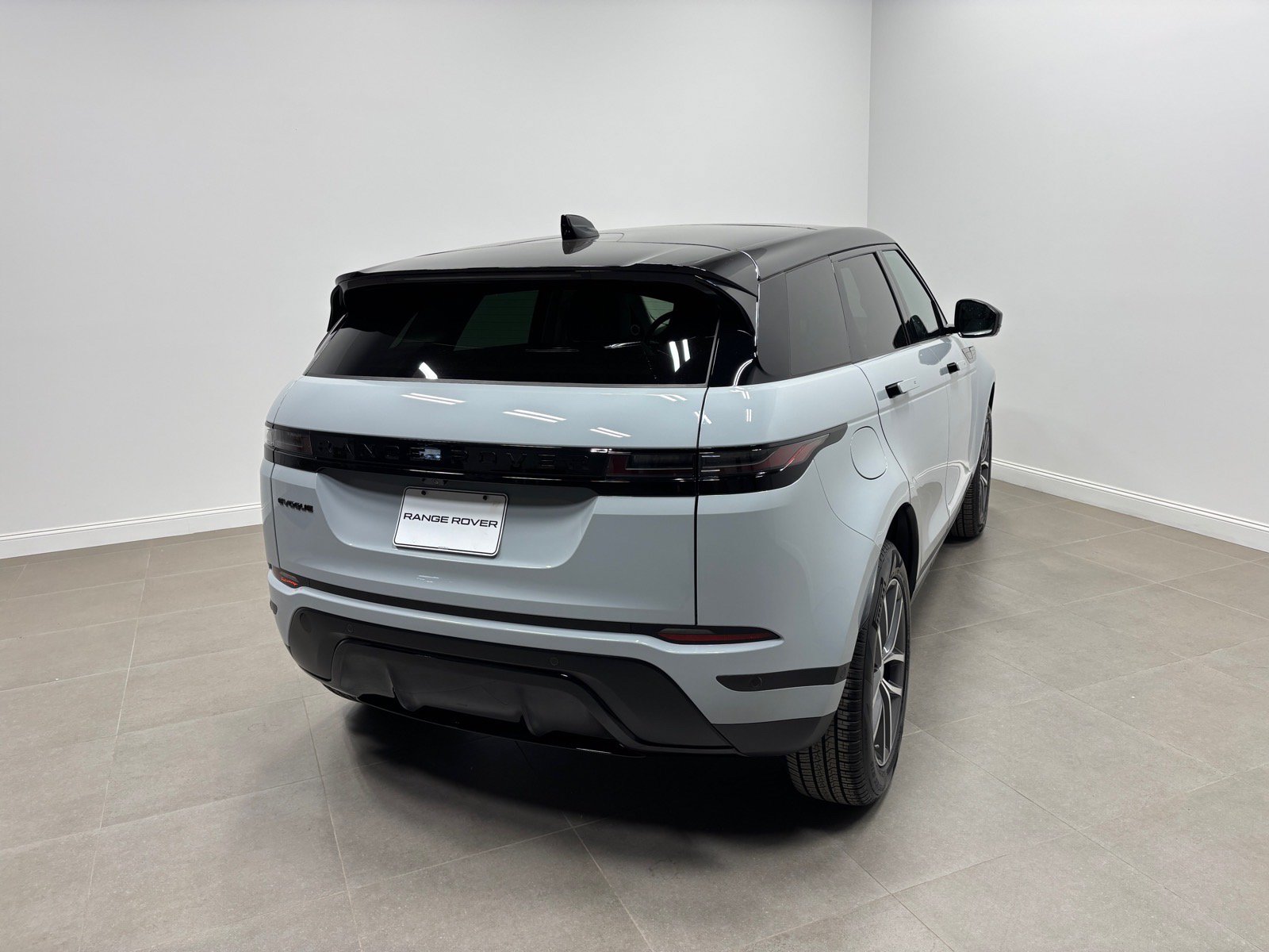 New 2024 Land Rover Range Rover Evoque S AWD/4WD image 7