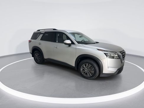 Used 2023 Nissan Pathfinder SV AWD/4WD image 9