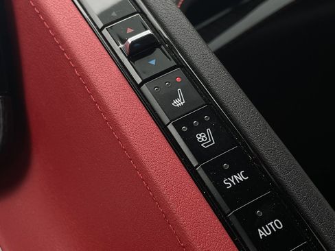 Used 2021 Chevrolet Corvette Stingray Preferred Conv w/ Z51 Performance Package image 21