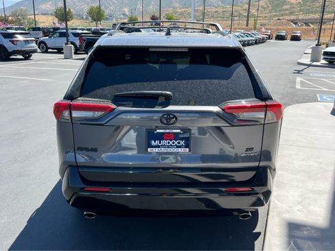 Used 2025 Toyota RAV4 SE AWD/4WD image 9