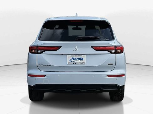 Used 2023 Mitsubishi Outlander SE image 6