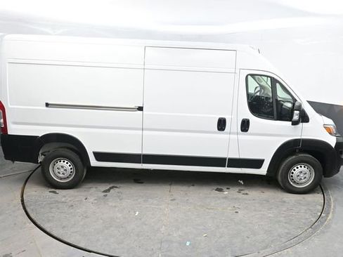 Used 2025 RAM ProMaster 2500 w/ Convenience Group image 28