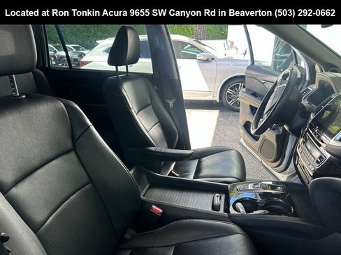 Used 2018 Honda Pilot Touring image 15