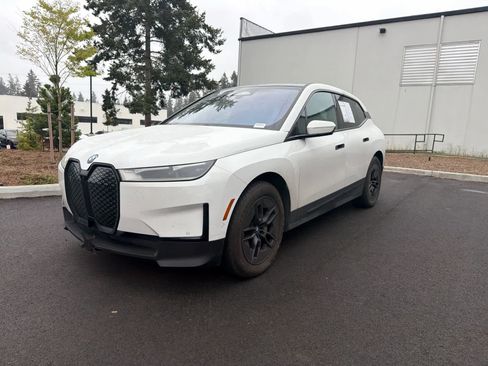 Used 2024 BMW iX xDrive50 w/ Convenience Package AWD/4WD image 2