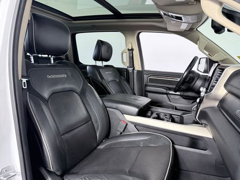 Used 2019 RAM 1500 Laramie image 12