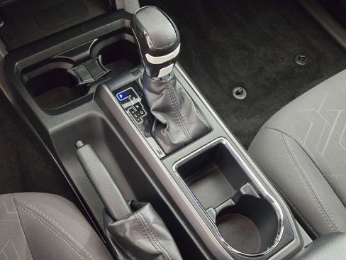 Used 2019 Toyota Tacoma TRD Off-Road w/ Technology Package RWD image 33