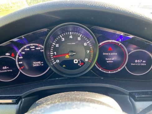 Used 2023 Porsche Cayenne Coupe image 16