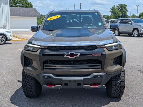 Used 2024 Chevrolet Colorado ZR2 w/ ZR2 Convenience Package III AWD/4WD image 2