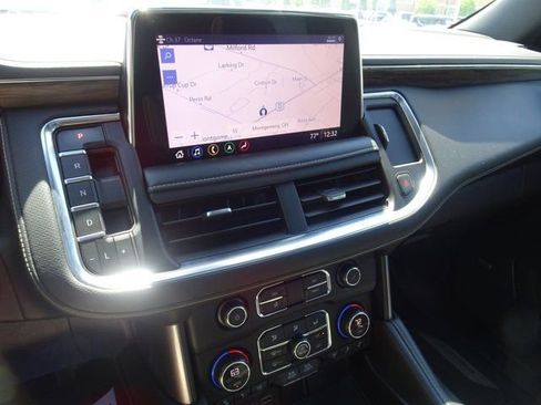 Used 2021 Chevrolet Tahoe Premier w/ Premium Package image 18