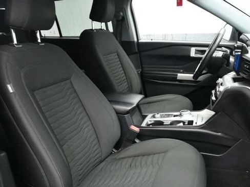 Used 2021 Ford Explorer XLT AWD/4WD image 10