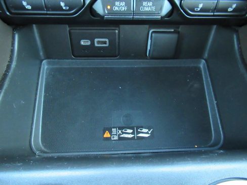 Used 2023 Chevrolet Tahoe LT RWD image 27