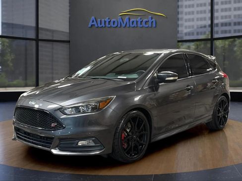 Used 2017 Ford Focus ST w/ Equipment Group 401A image 4