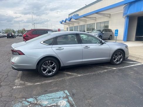 Used 2023 Honda Accord EX image 7