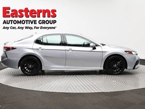 Used 2023 Toyota Camry XSE FWD image 4