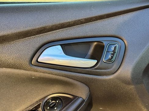 Used 2016 Ford Focus SE w/ Reverse Sensing Package image 21