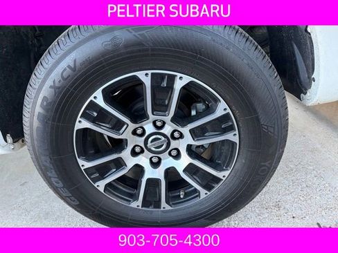 Used 2021 Nissan Titan SV image 4