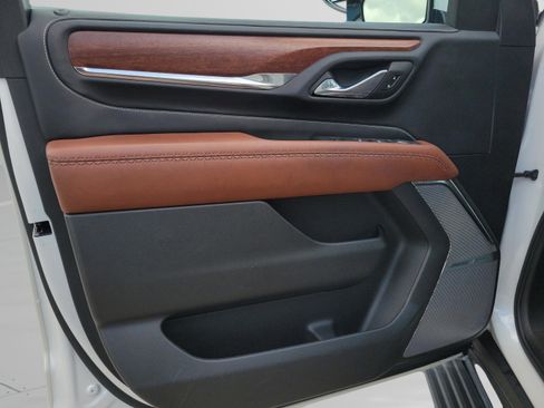 Used 2023 GMC Yukon Denali Ultimate image 33