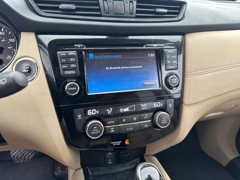 Used 2017 Nissan Rogue SL AWD/4WD image 8