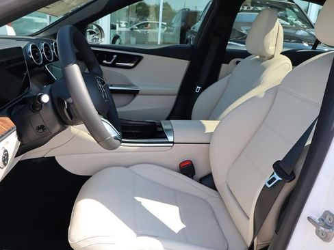 Used 2024 Mercedes-Benz C 300 Sedan image 6