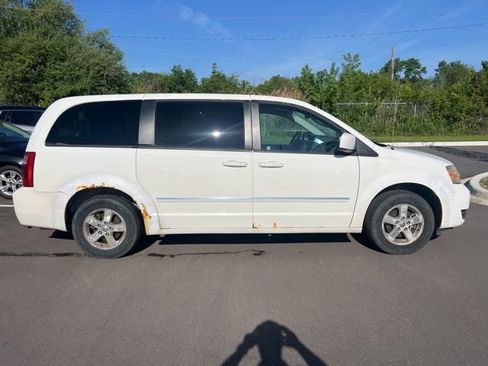 Used 2008 Dodge Grand Caravan SXT FWD image 4
