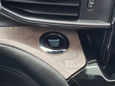 Used 2023 Ford Explorer Platinum w/ Technology Package image 23