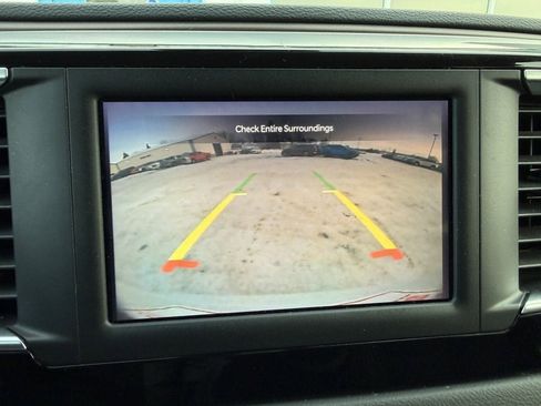 Used 2023 Chrysler Voyager LX image 25